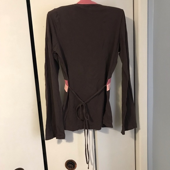 American Eagle, Ladies Long Sleeve Cotton Top $5.00 AS AN ADD ON - Picture 2 of 4